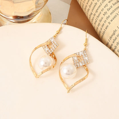 Women's Fashionable Temperamental Earrings